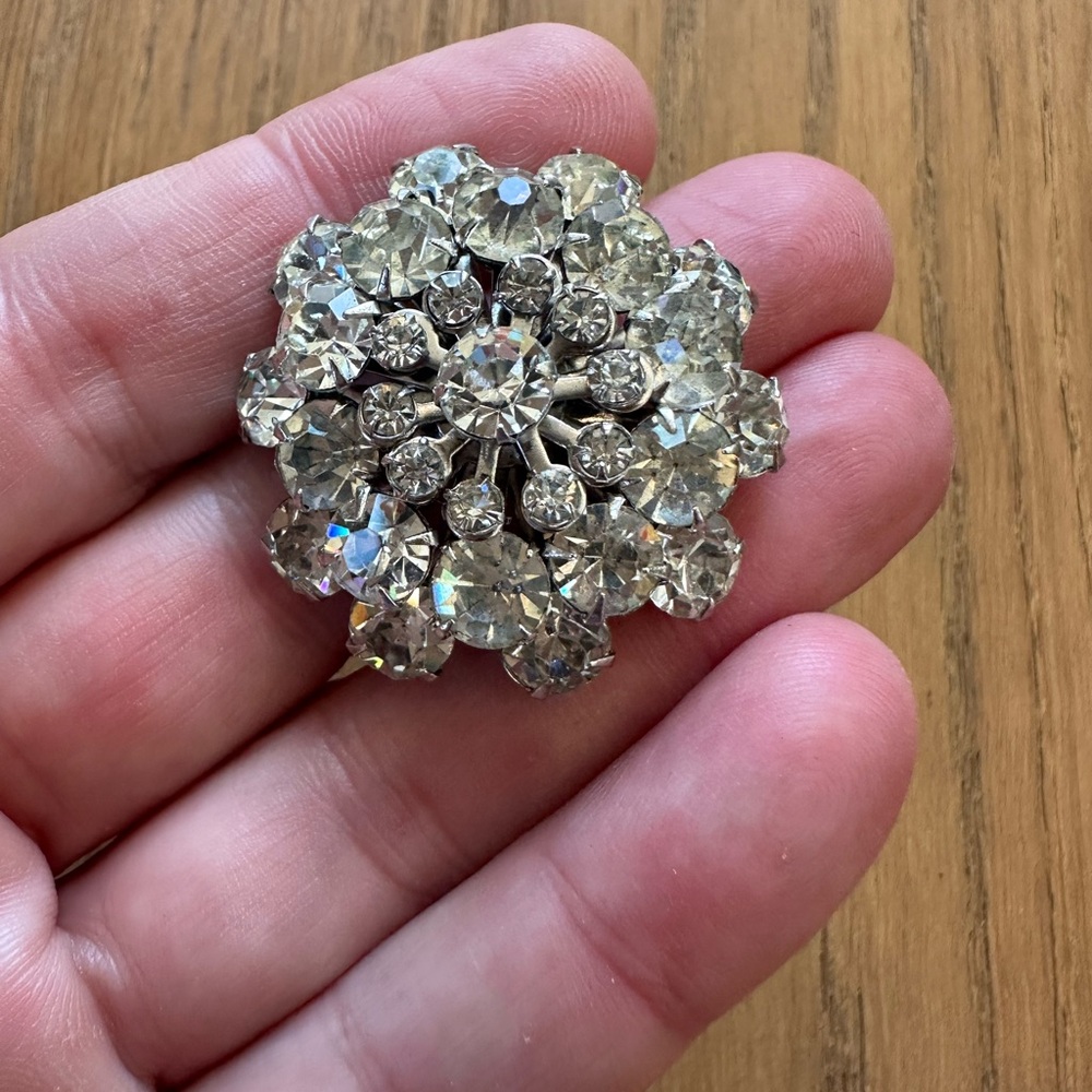 Two vintage rhinestone broaches sold as a set,  great condition. Very sparkley. - Picture 3 of 5